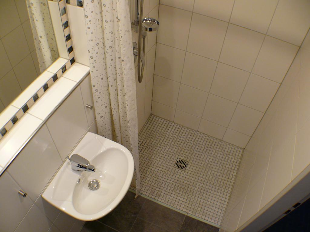 Hotel Garni Pension Ruth Mutterstadt Δωμάτιο φωτογραφία