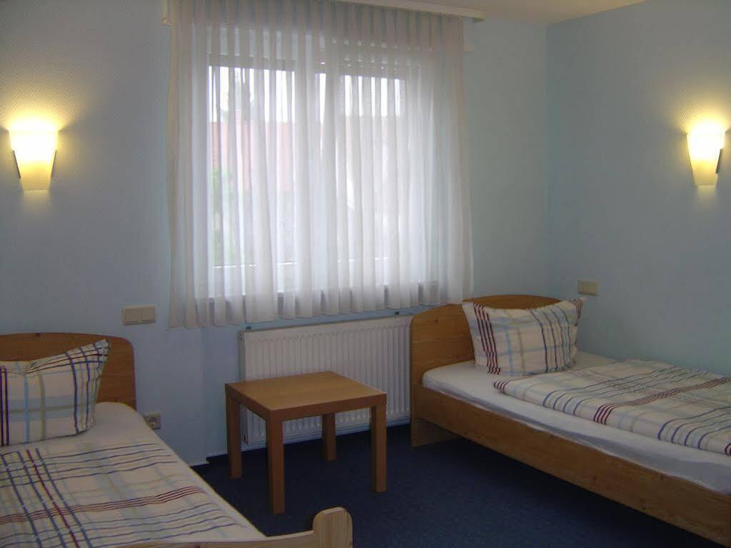 Hotel Garni Pension Ruth Mutterstadt Εξωτερικό φωτογραφία
